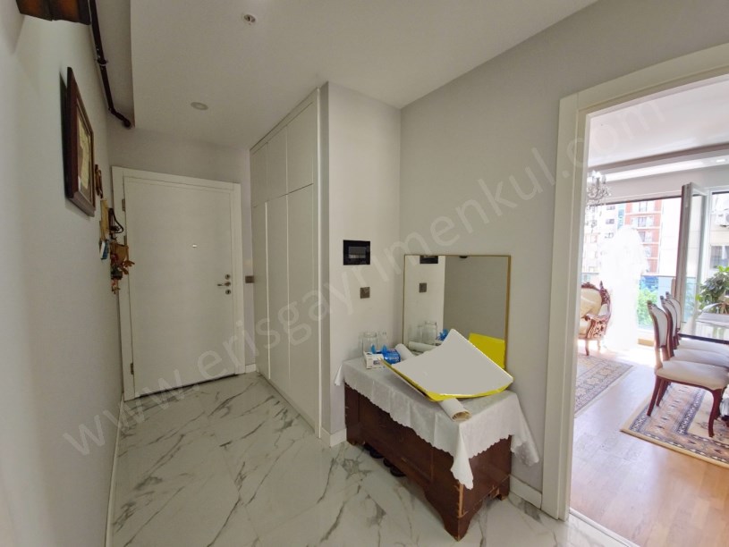 AYŞEKADIN DA İKİ KAT KAPALI OTOPARKLI VE YÜZME HAVUZLU 3+1 DAİRE KADIKÖY İSTANBUL