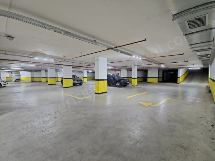 AYŞEKADIN DA İKİ KAT KAPALI OTOPARKLI VE YÜZME HAVUZLU 3+1 DAİRE KADIKÖY İSTANBUL