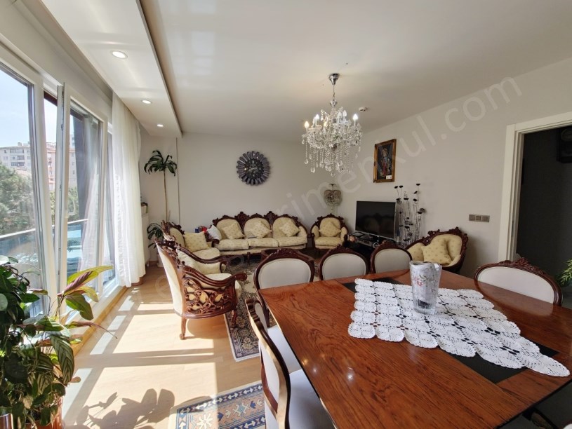 AYŞEKADIN DA İKİ KAT KAPALI OTOPARKLI VE YÜZME HAVUZLU 3+1 DAİRE KADIKÖY İSTANBUL