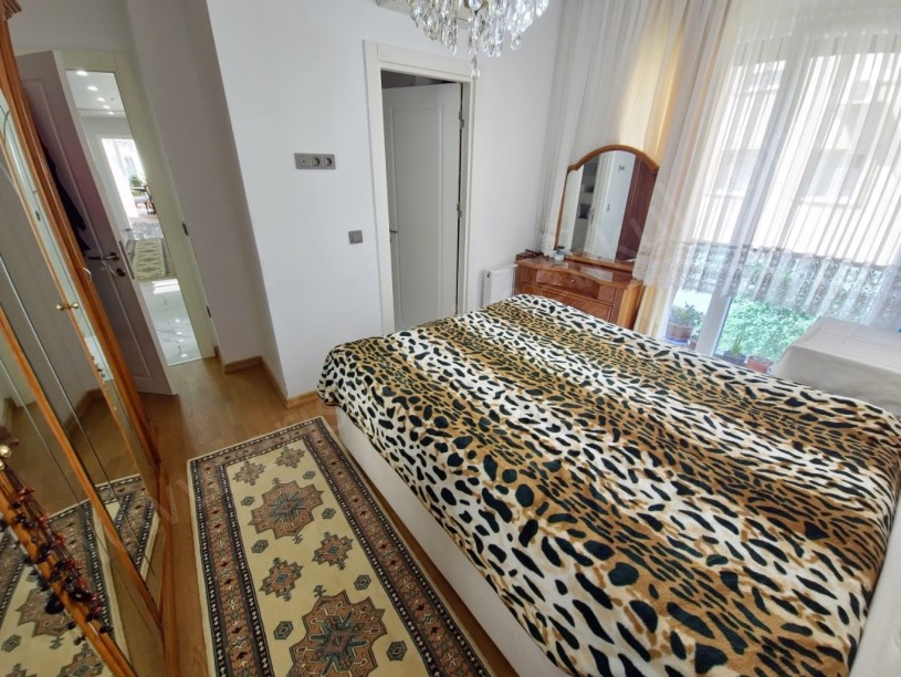 AYŞEKADIN DA İKİ KAT KAPALI OTOPARKLI VE YÜZME HAVUZLU 3+1 DAİRE KADIKÖY İSTANBUL