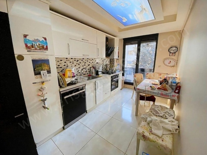 İSTANBUL KADIKÖY SUADİYE 4+2 TERASLI EBEVEYN BANYOLU KAT MÜLKİYET TAPULU DUBLEX DAİRE