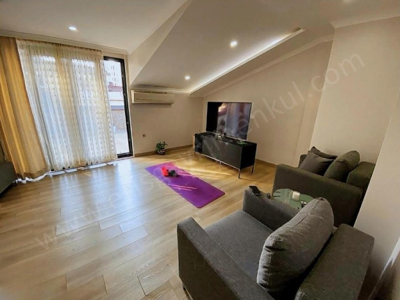 İSTANBUL KADIKÖY SUADİYE 4+2 TERASLI EBEVEYN BANYOLU KAT MÜLKİYET TAPULU DUBLEX DAİRE