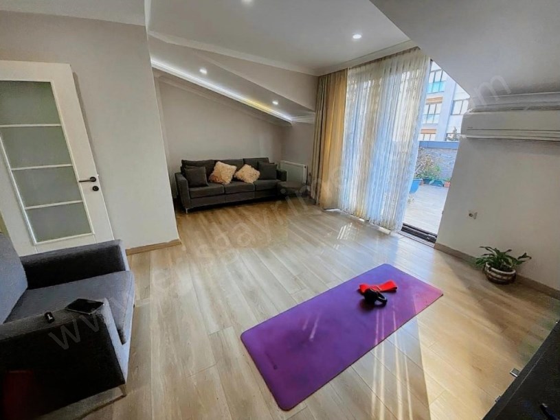 İSTANBUL KADIKÖY SUADİYE 4+2 TERASLI EBEVEYN BANYOLU KAT MÜLKİYET TAPULU DUBLEX DAİRE