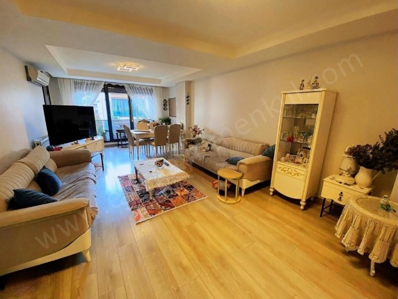 İSTANBUL KADIKÖY SUADİYE 4+2 TERASLI EBEVEYN BANYOLU KAT MÜLKİYET TAPULU DUBLEX DAİRE