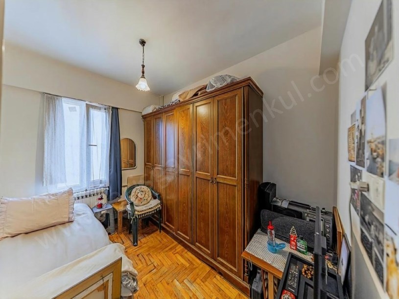 İSTANBUL KADIKÖY KOZYATAĞI YATIRIM İÇİN UYGUN 145 m2 3+1 BALKONLU İSKANLI SATILIK