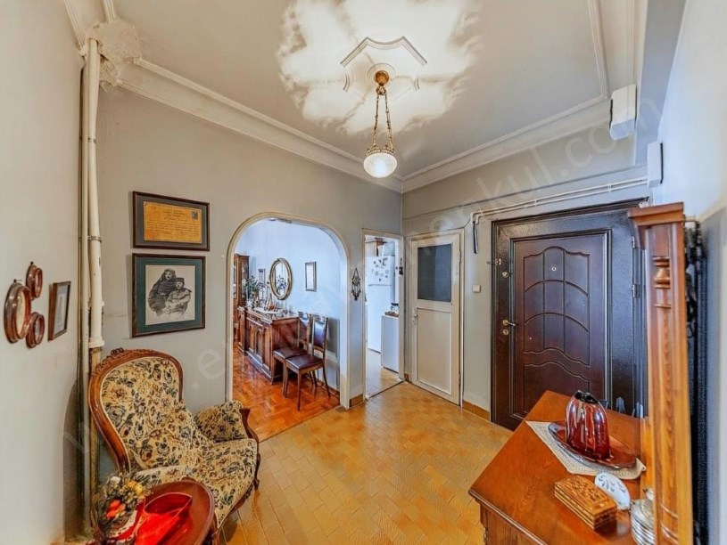 İSTANBUL KADIKÖY KOZYATAĞI YATIRIM İÇİN UYGUN 145 m2 3+1 BALKONLU İSKANLI SATILIK