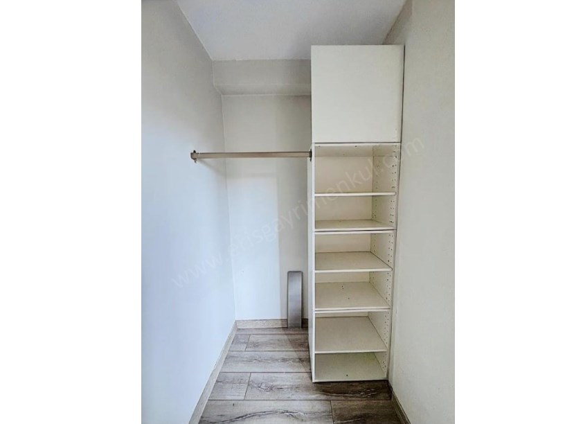 iİSTANBUL KADIKÖY KOZYATAĞINDA PRESTİJLİ BİNADA BOŞ SIFIR 75M2 SATILIK FERAH 2+1..