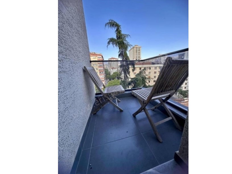 İSTANBUL KADIKÖY Erenköy de Prestijli Yeni Bina135m2 3+1 Balkonlu Arakat Satılık