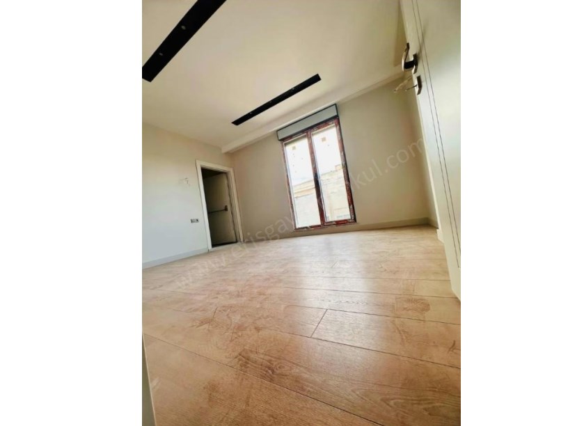 İSTANBUL KADIKÖY Erenköy de Prestijli Yeni Bina135m2 3+1 Balkonlu Arakat Satılık