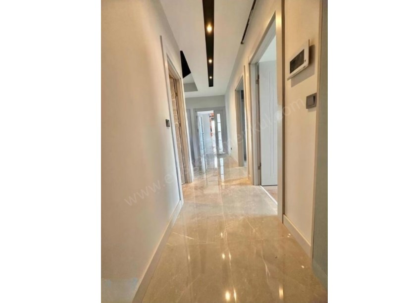 İSTANBUL KADIKÖY Erenköy de Prestijli Yeni Bina135m2 3+1 Balkonlu Arakat Satılık