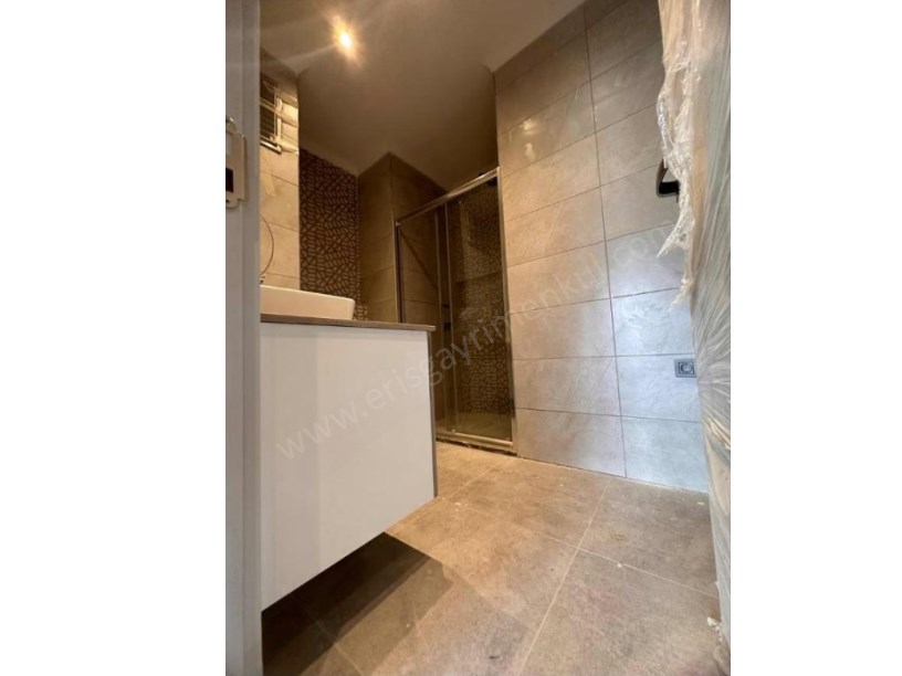 İSTANBUL KADIKÖY Erenköy de Prestijli Yeni Bina135m2 3+1 Balkonlu Arakat Satılık