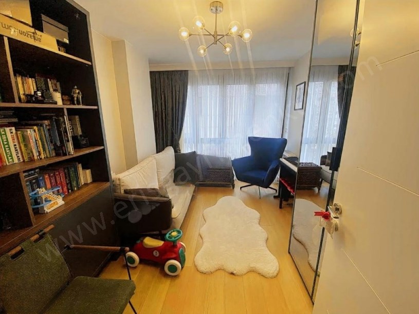 İSTANBUL KADIKÖY ERENKÖYDE ETHEMEFENDİYE 5.BİNADA 140 M2 EBEVEYNLİ LÜX 3+1 DAİRE