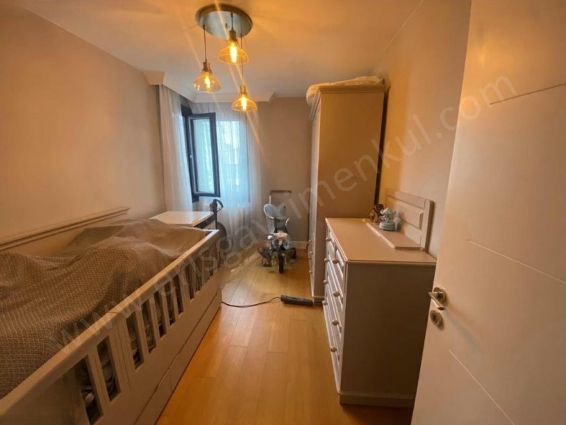 İSTANBUL KADIKÖY ERENKÖYDE ETHEMEFENDİYE 5.BİNADA 140 M2 EBEVEYNLİ LÜX 3+1 DAİRE