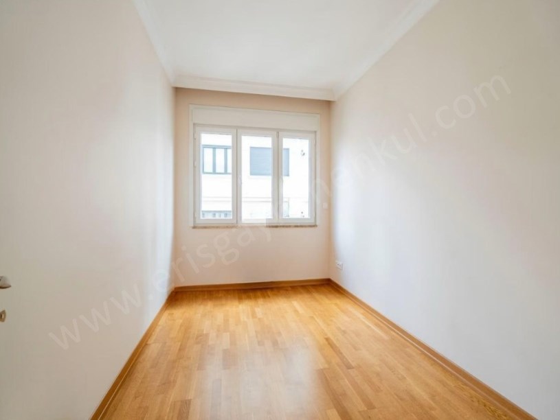 İSTANBUL KADIKÖY ERENKÖYDE SATILIK 3+1 BALKONLU MASRAFSIZ LüKS DAİRE