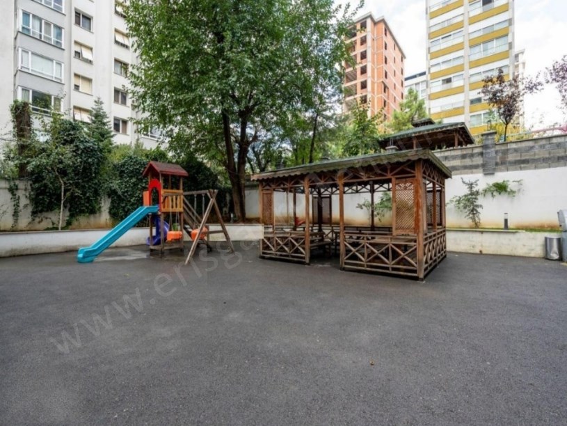 İSTANBUL KADIKÖY ERENKÖYDE SATILIK 3+1 BALKONLU MASRAFSIZ LüKS DAİRE