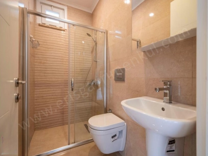 İSTANBUL KADIKÖY ERENKÖYDE SATILIK 3+1 BALKONLU MASRAFSIZ LüKS DAİRE