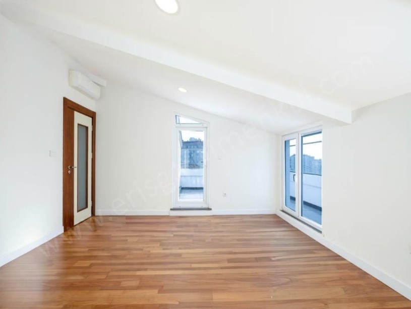 İSTANBUL KADIKÖY Erenköy & Kantarcı Rızada, 252 m2 Net 4+2 Teraslı Dubleks