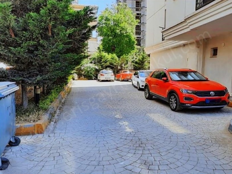 İSTANBUL KADIKÖY Marmaraya ve Bagdat Caddesine Yakin Satilik 2+1