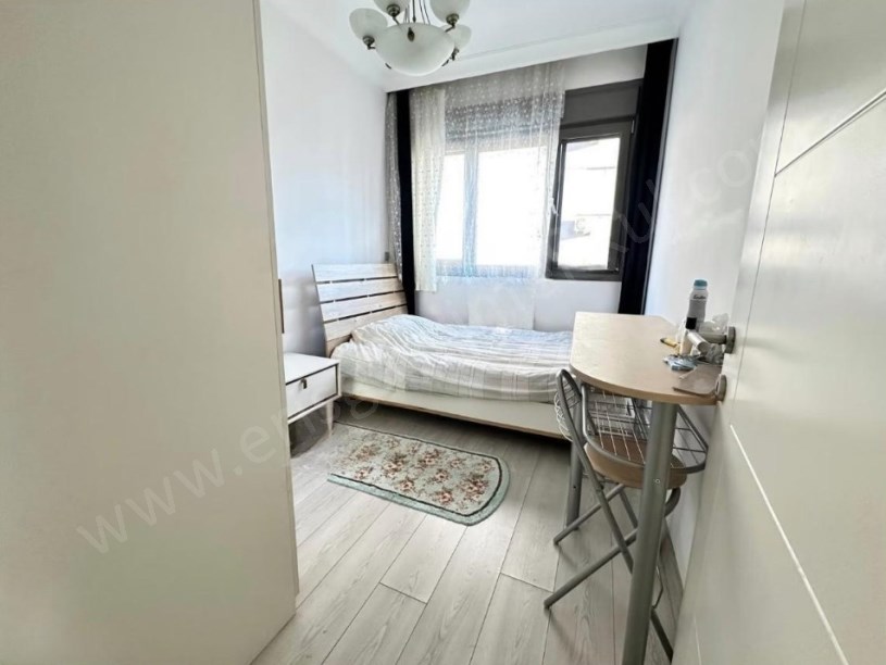 İSTANBUL KADIKÖY SUADİYE DE NEZİH KONUMDA YENİ BİNADA EBEVEYNLİ