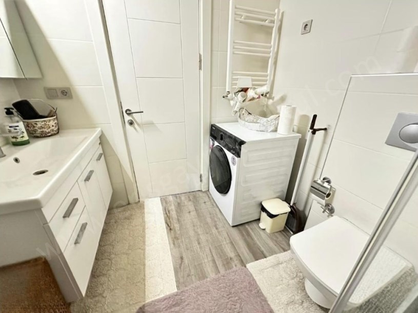 İSTANBUL KADIKÖY SUADİYE DE NEZİH KONUMDA YENİ BİNADA EBEVEYNLİ