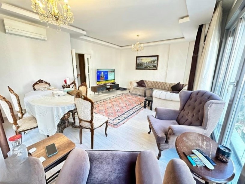 İSTANBUL KADIKÖY SUADİYE DE NEZİH KONUMDA YENİ BİNADA EBEVEYNLİ