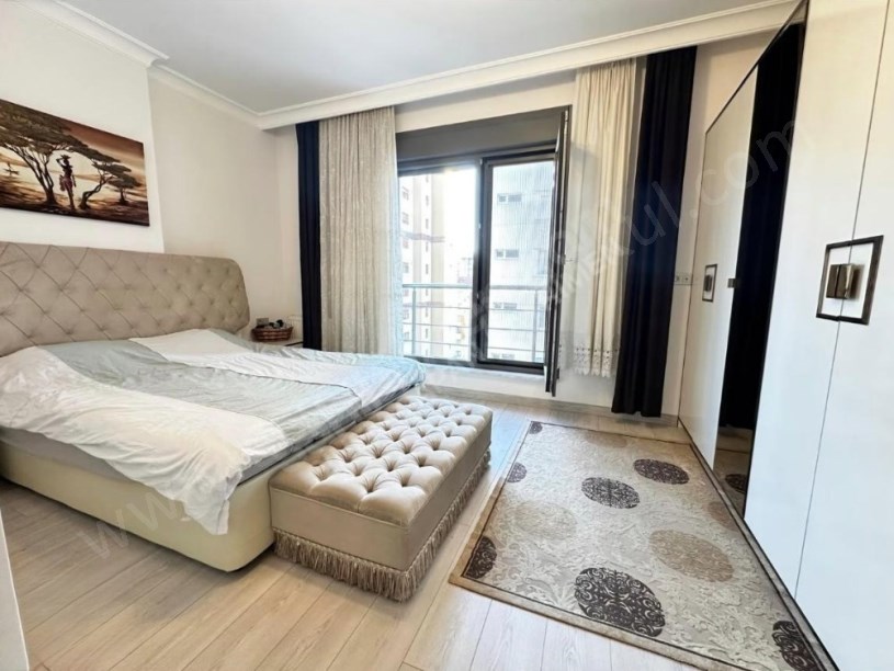 İSTANBUL KADIKÖY SUADİYE DE NEZİH KONUMDA YENİ BİNADA EBEVEYNLİ