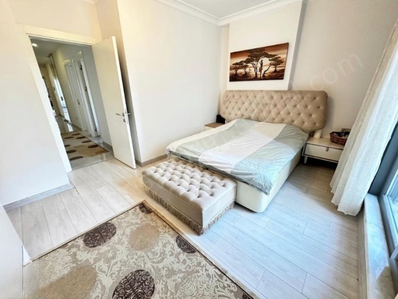 İSTANBUL KADIKÖY SUADİYE DE NEZİH KONUMDA YENİ BİNADA EBEVEYNLİ