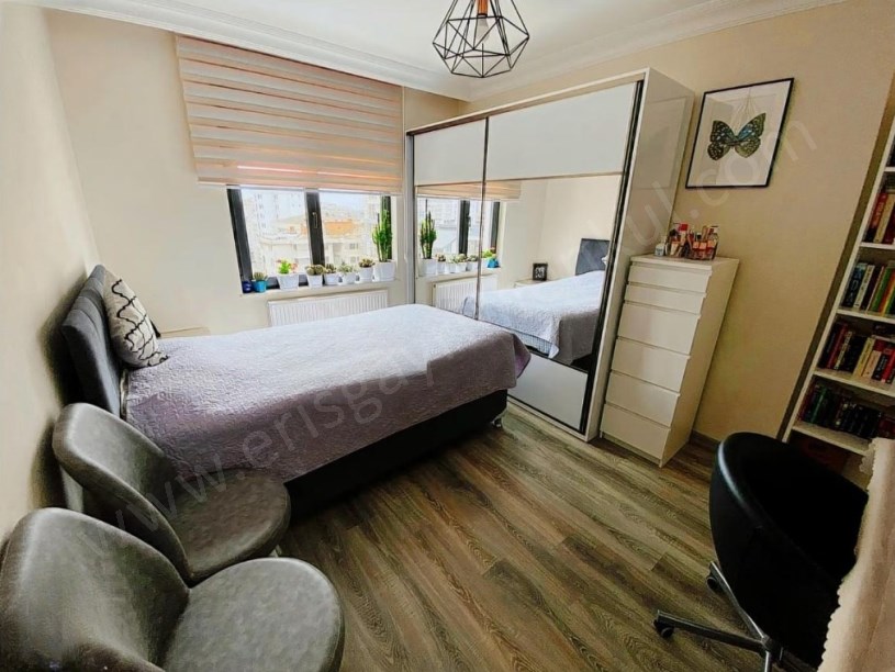 İSTANBUL KADIKÖY BOSTANCIDA MARMARAYA YAKIN KATTA ÖN CEPHE 3+1