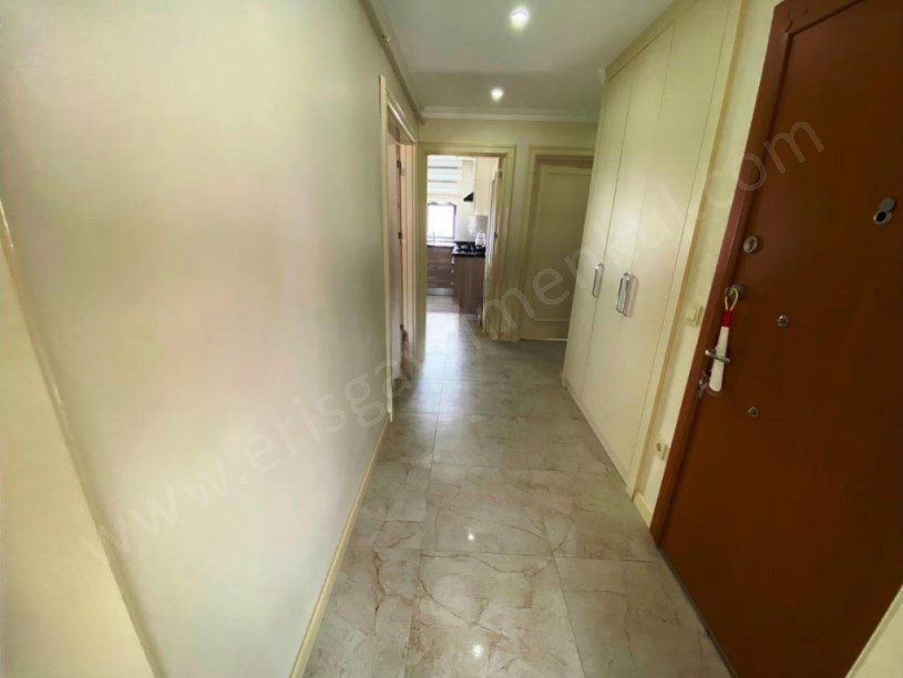 İSTANBUL KADIKÖY BOSTANCIDA MARMARAYA YAKIN KATTA ÖN CEPHE 3+1