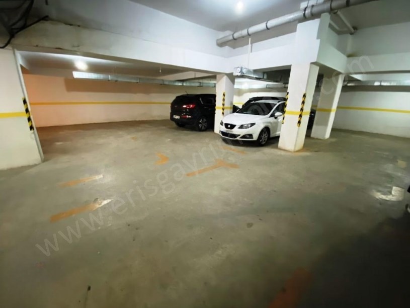 İSTANBUL KADIKÖY BOSTANCIDA MARMARAYA YAKIN KATTA ÖN CEPHE 3+1