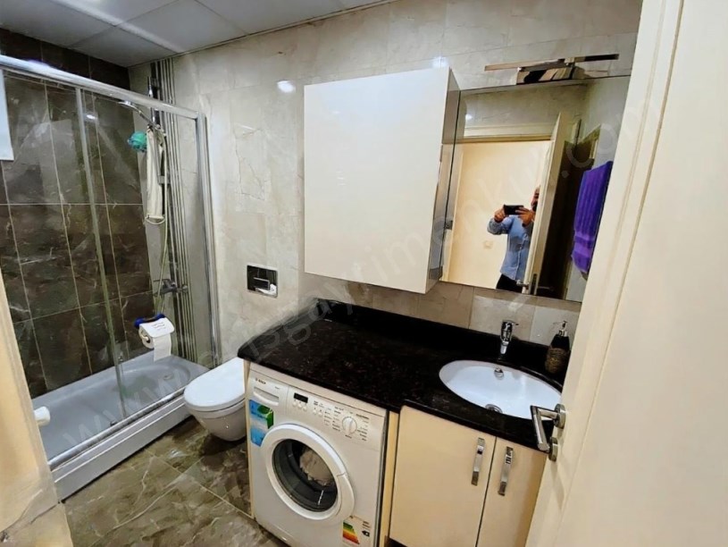 İSTANBUL KADIKÖY BOSTANCIDA MARMARAYA YAKIN KATTA ÖN CEPHE 3+1