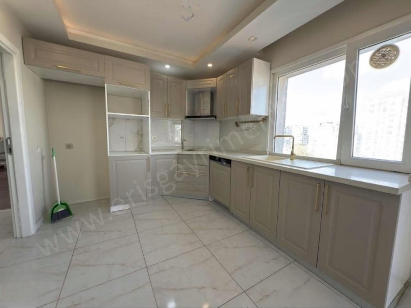 İSTANBUL KADIKÖY SUADİYEDE SATILIK 3+2 DUBLEKS DAİRE MARMARAYA 5 DK