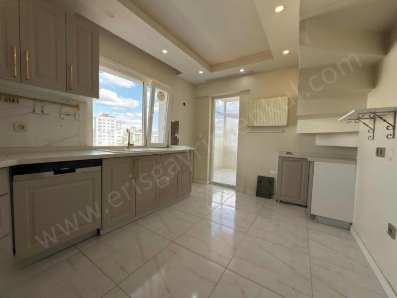 İSTANBUL KADIKÖY SUADİYEDE SATILIK 3+2 DUBLEKS DAİRE MARMARAYA 5 DK