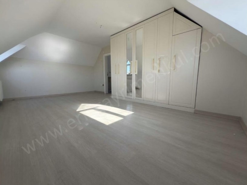 İSTANBUL KADIKÖY SUADİYEDE SATILIK 3+2 DUBLEKS DAİRE MARMARAYA 5 DK