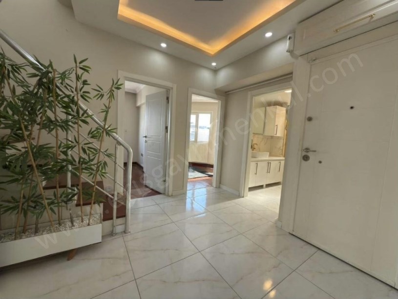 İSTANBUL KADIKÖY SUADİYEDE SATILIK 3+2 DUBLEKS DAİRE MARMARAYA 5 DK