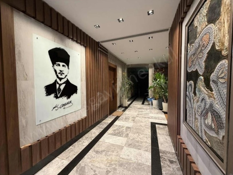 İSTANBUL KADIKÖY  SUADİYE KAPTAN ARİFTE SİTE İÇERİSİNDE BALKONLU 3+1