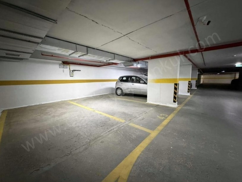 İSTANBUL KADIKÖY  SUADİYE KAPTAN ARİFTE SİTE İÇERİSİNDE BALKONLU 3+1