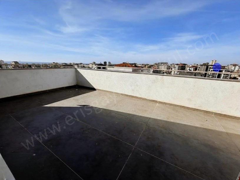 İSTANBUL KADIKÖY 2YILLIK 3+2+30m2 TERAS 3BANYO DENİZ MANZARALI METRO TREN YAKIN