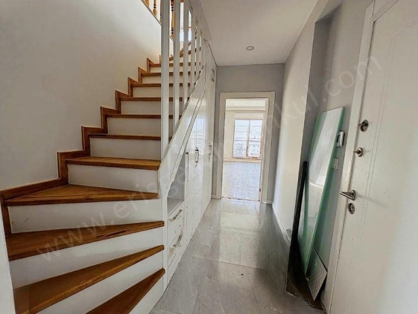 İSTANBUL KADIKÖY 2YILLIK 3+2+30m2 TERAS 3BANYO DENİZ MANZARALI METRO TREN YAKIN