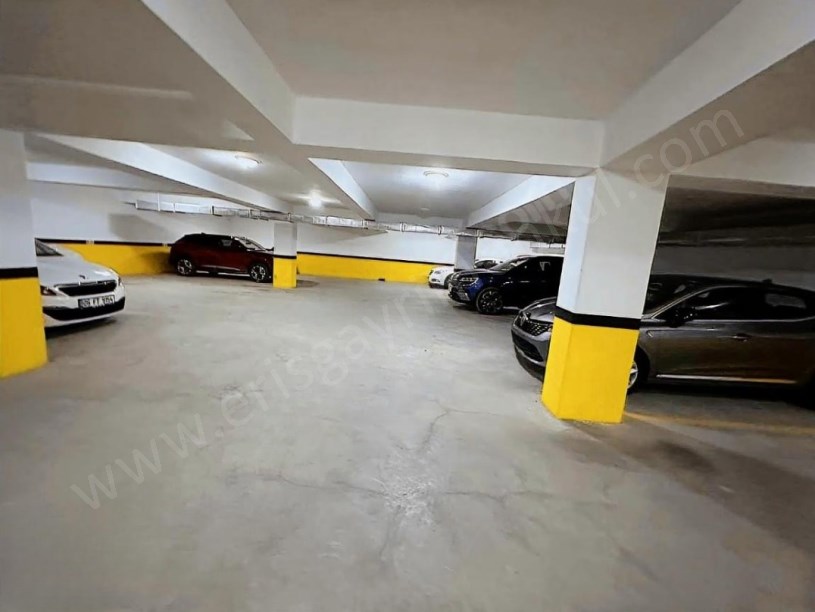 İSTANBUL KADIKÖY 2YILLIK 3+2+30m2 TERAS 3BANYO DENİZ MANZARALI METRO TREN YAKIN