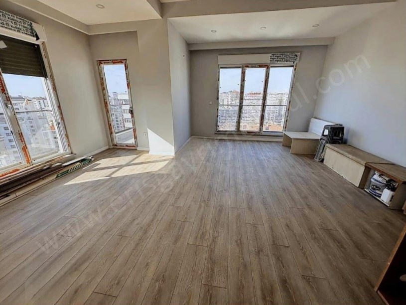 İSTANBUL KADIKÖY 2YILLIK 3+2+30m2 TERAS 3BANYO DENİZ MANZARALI METRO TREN YAKIN