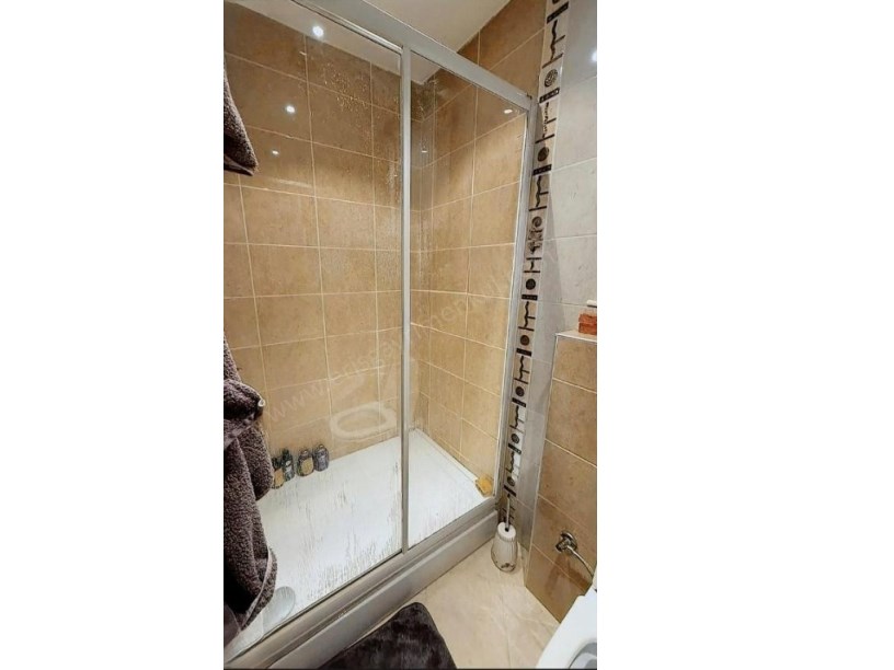 İSTANBUL KADIKÖY Vukela caddesinde ebeveyn banyolu 150 m2 satılık daire fırsatı.