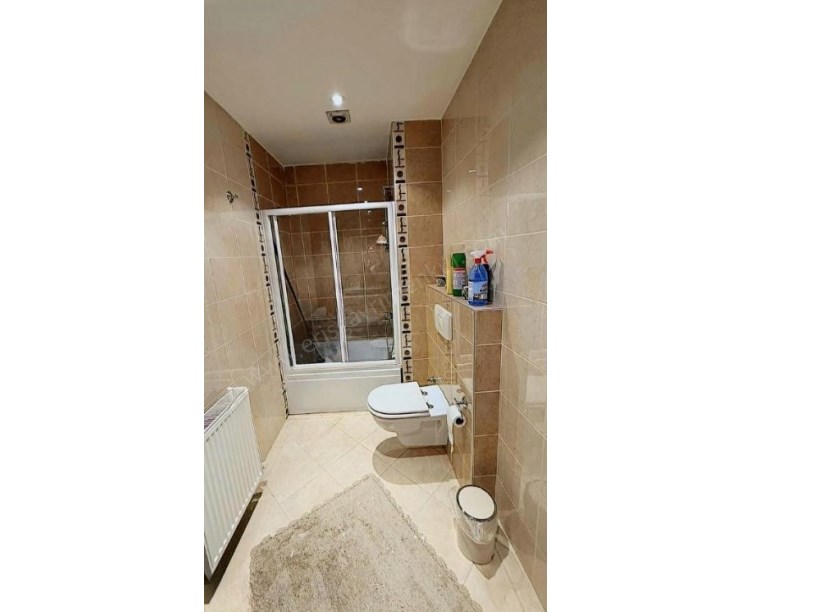 İSTANBUL KADIKÖY Vukela caddesinde ebeveyn banyolu 150 m2 satılık daire fırsatı.