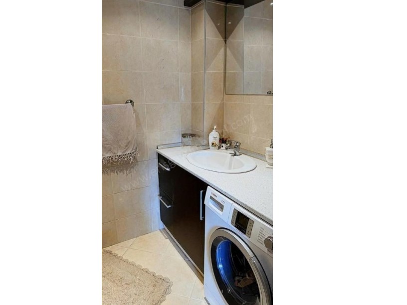 İSTANBUL KADIKÖY Vukela caddesinde ebeveyn banyolu 150 m2 satılık daire fırsatı.