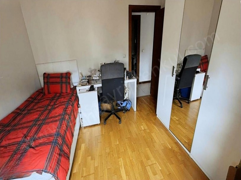 İSTANBUL KADIKÖY Vukela caddesinde ebeveyn banyolu 150 m2 satılık daire fırsatı.