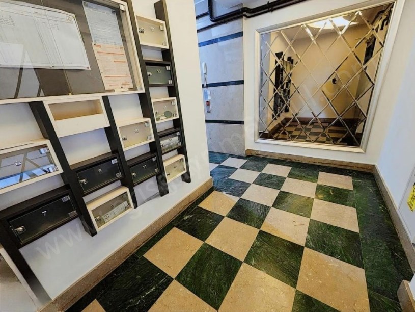 İSTANBUL KADIKÖY ŞENESENEVLERDE 4 YILLIK BİNADA 3+1ÖZEL DEKORLU KOMBİLİ