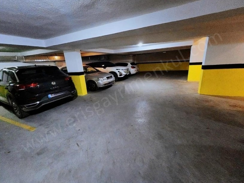 İSTANBUL KADIKÖY ŞENESENEVLERDE 4 YILLIK BİNADA 3+1ÖZEL DEKORLU KOMBİLİ