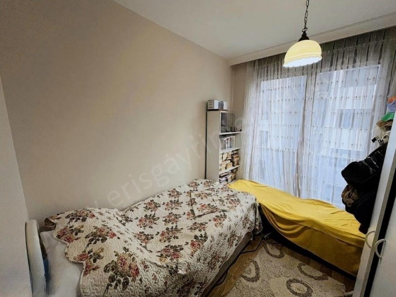 KADİKÖY ŞENESENEVLERDE YENİ BİNADA, BALKONLU 2+1 İSKANLI SATILIK DAİRE