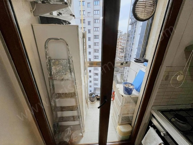 KADİKÖY ŞENESENEVLERDE YENİ BİNADA, BALKONLU 2+1 İSKANLI SATILIK DAİRE