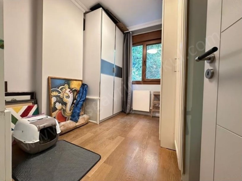 İSTANBUL KADIKÖY GÖZTEPEDE VARONDAN 50.YIL PARKINA 2.ADIM 140M2 EBEVEYNLİ FIRSAT!